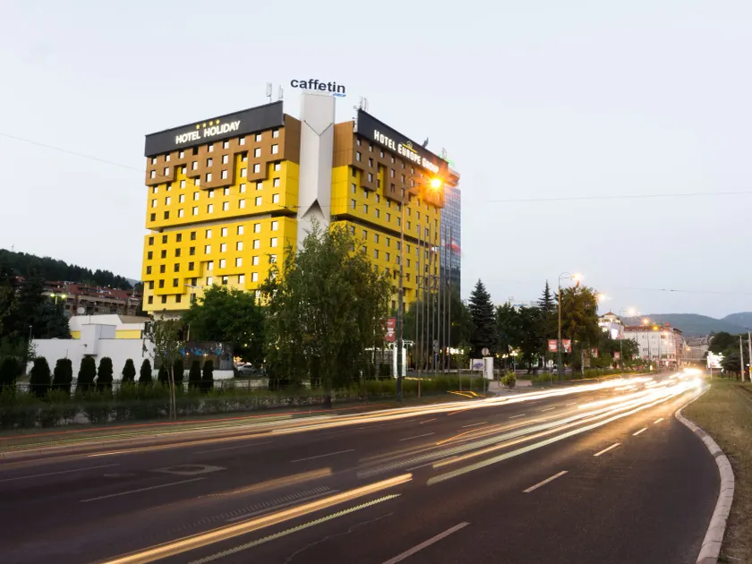 Hotel Holiday - Image 1