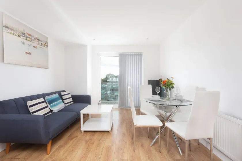 Skyvillion - Tower Point Enfield 2bed Wbalcony - Image 1