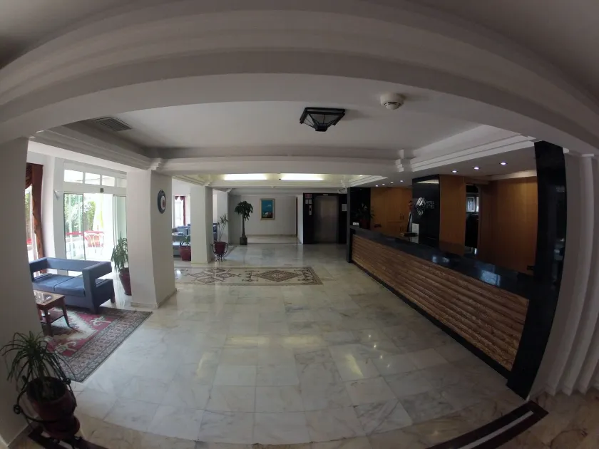 Surtel Hotel - Entrada interior