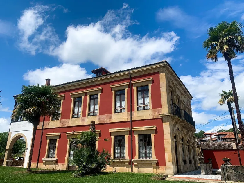 La Venta de Miyares - Casa de Indianos - Image 1