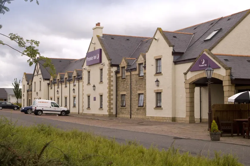 Premier Inn Dundee East - Image 1