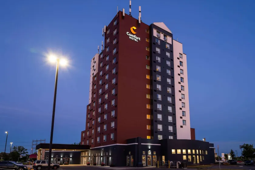 Comfort Hotel Airport North - Image 1