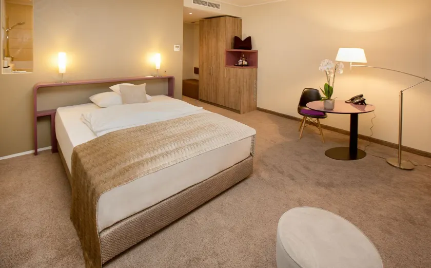 Park Villa Hotel - Image 1