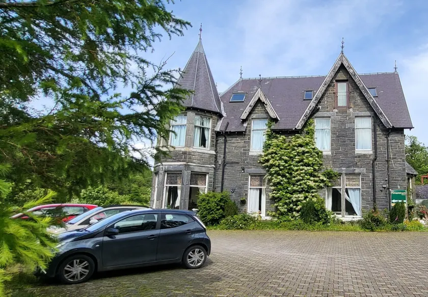 Plas Penaeldroch Manor - Image 1