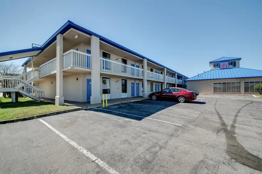 Motel 6-Jennings, LA - Image 1