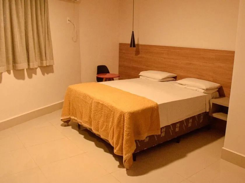 Hotel PrimeInn Excelente Custo Benefício e Taxas de Estacionamento Isentas - Image 1