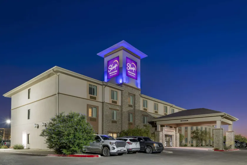 Sleep Inn & Suites Carlsbad Caverns Area - Image 1