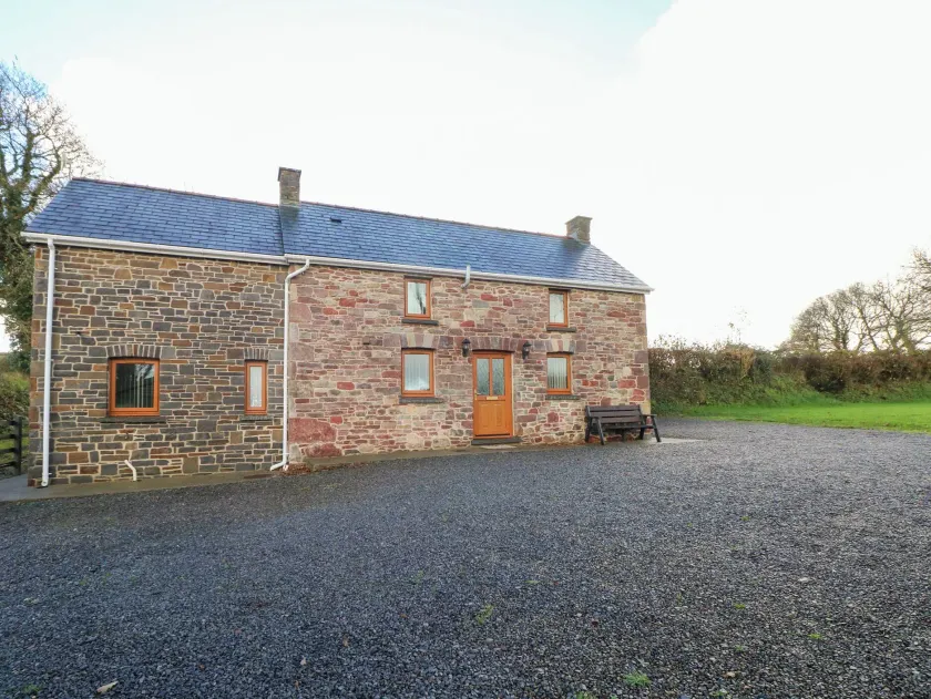 Bwthyn Trecoed - Image 1