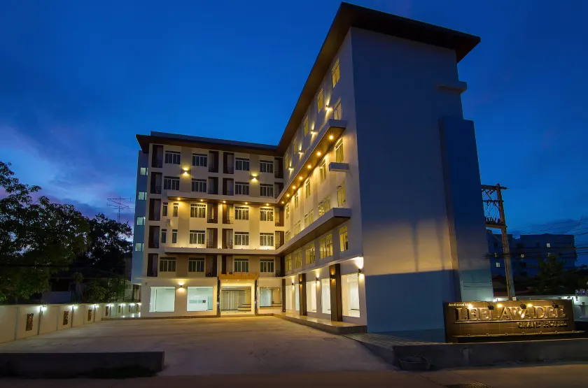 Leelawadee Grand Hotel - Image 1