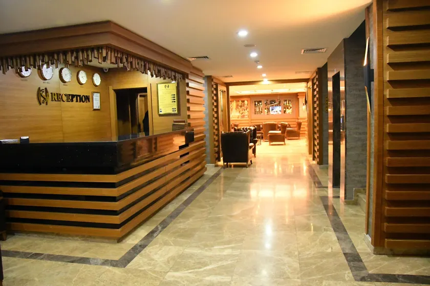 Starton Hotel - Image 1