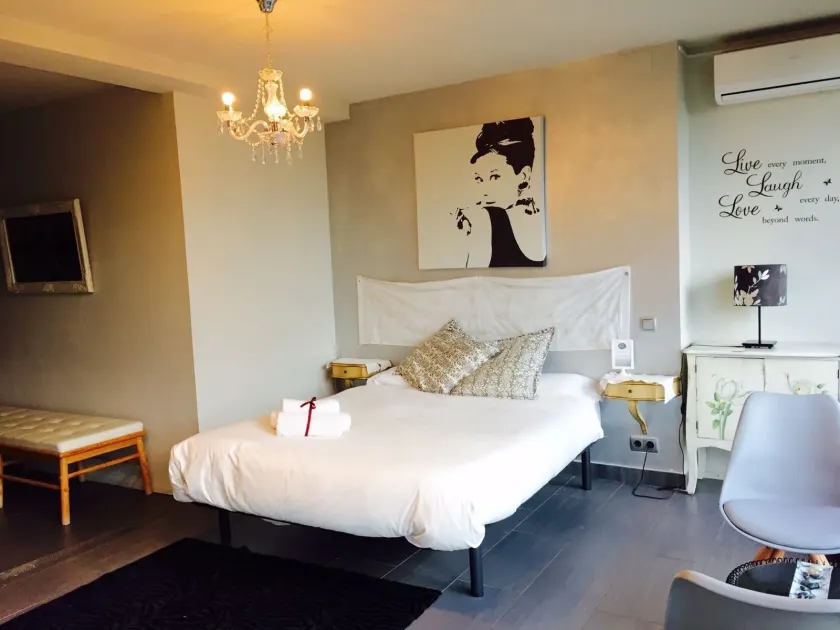 Les Suites - Image 1