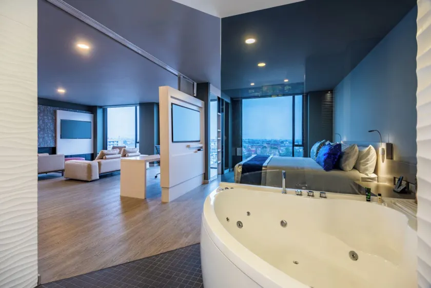 Hotel Black Tower Premium - Image 1