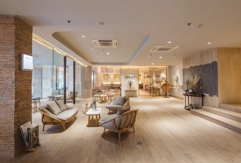 Clef Hotel Bangkok - Image 1