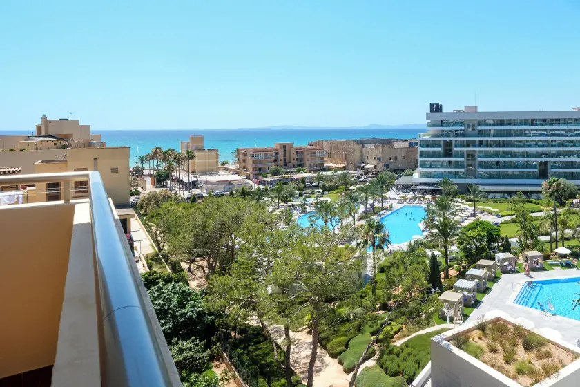 Cabot Tres Torres Apartamentos - Image 1