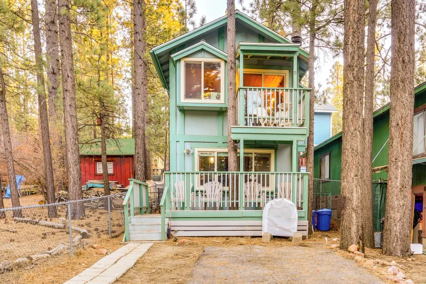 Near Skiing & Hiking: Dog-friendly Big Bear Cabin - Image 1