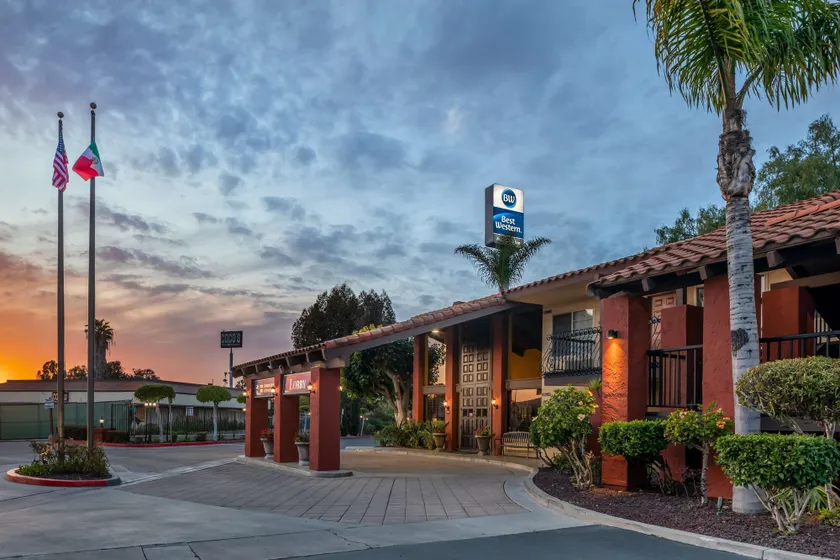 Best Western Americana Inn - Image 1