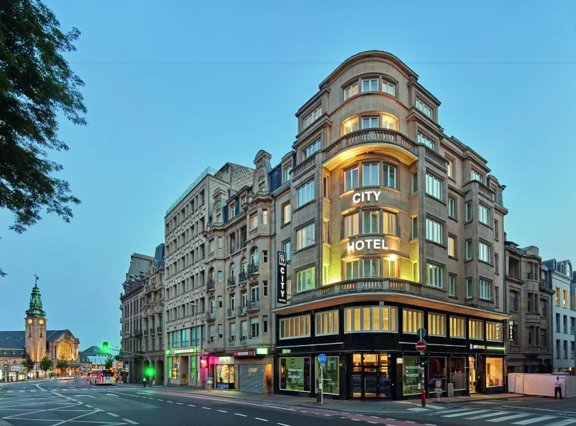 City Hotel - Image 1