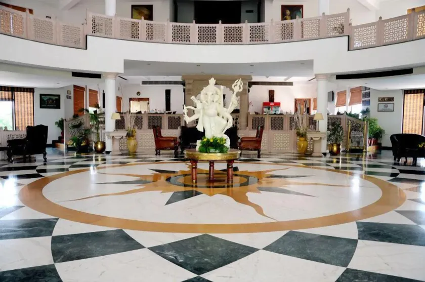 Hotel Gold Palace & Resort - Lobby