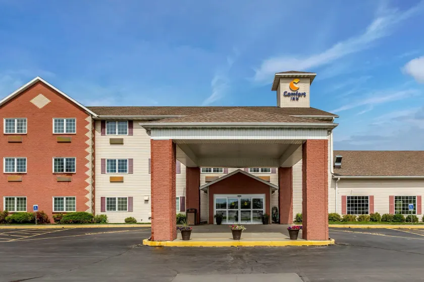 Comfort Inn Story City - I-35 near Ames - Image 1