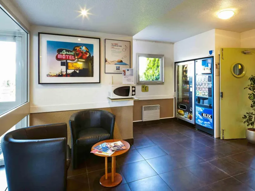 ibis budget Chartres - Image 1