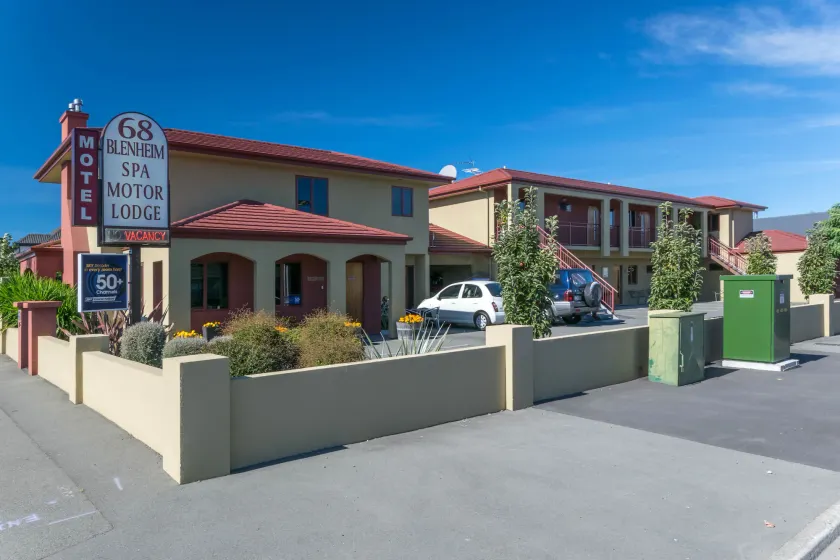 Blenheim Spa Motor Lodge - Image 1