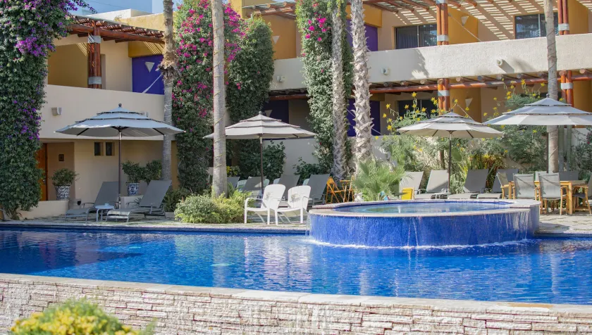 Los Patios Hotel - Image 1