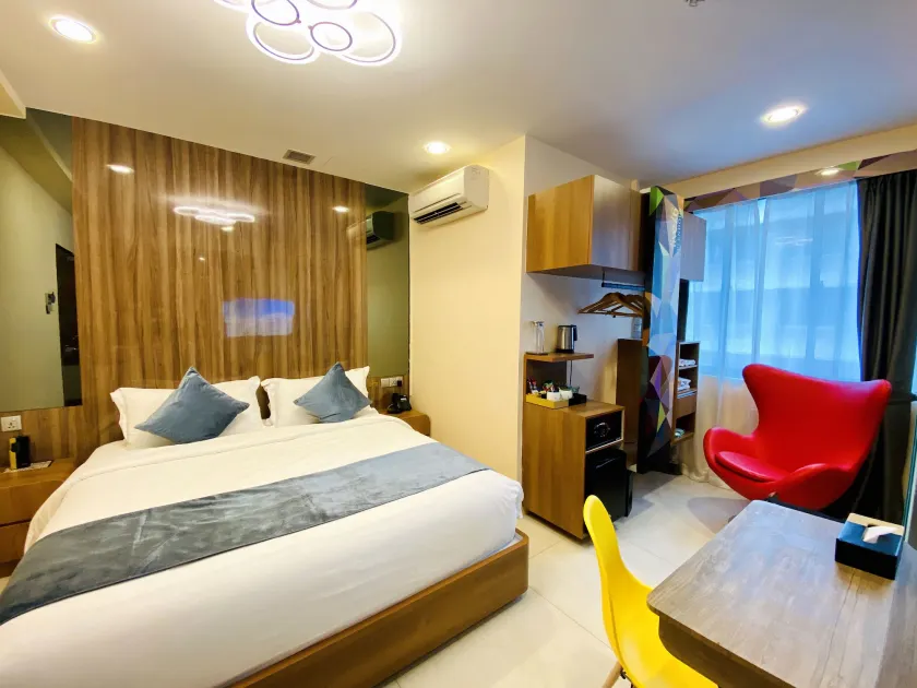 five6 Hotel Splendour - Image 1