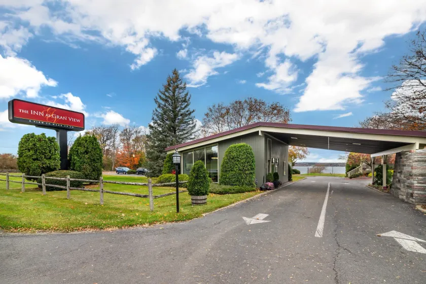 The Inn at Gran View Ogdensburg, an Ascend Collection Hotel - Image 1