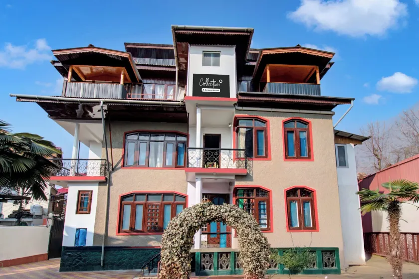 Collection O Brein Nishat Formerly Continental Guest House - Image 1