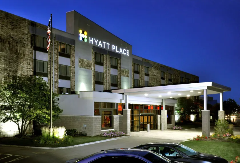 Hyatt Place Milwaukee Airport - Image 1