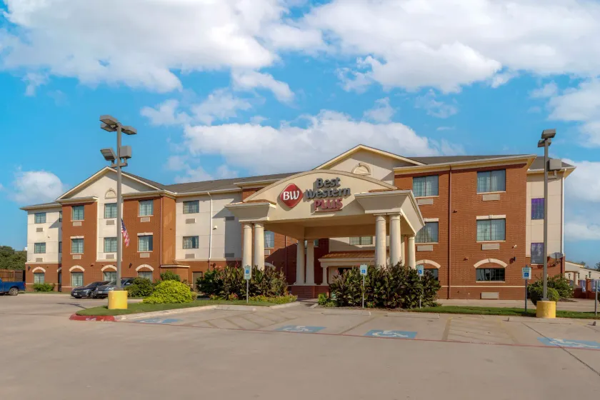Best Western Plus Sweetwater Inn & Suites - Image 1