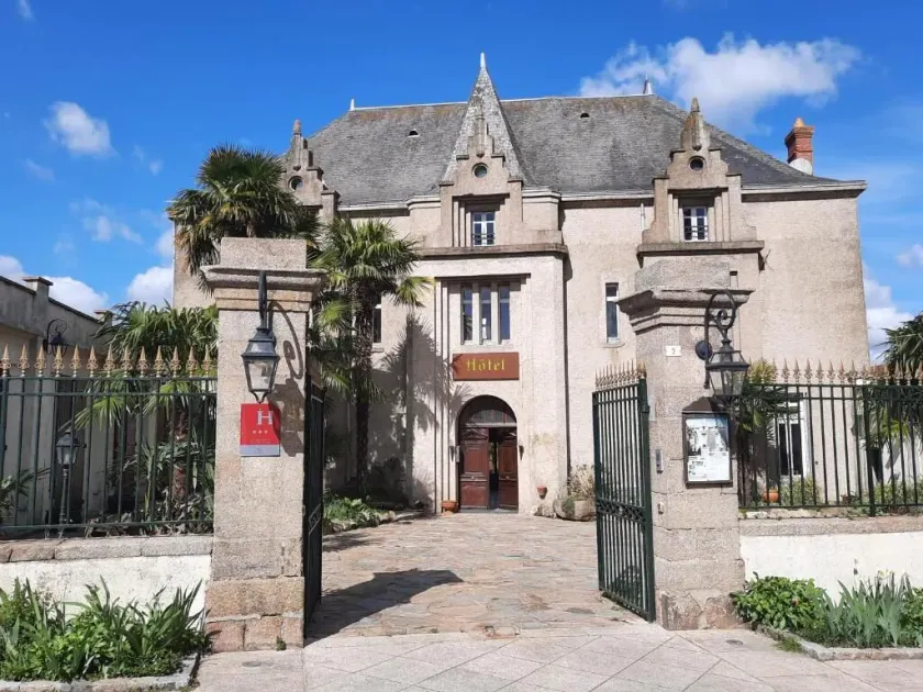 Hôtel De La Barbacane - Image 1