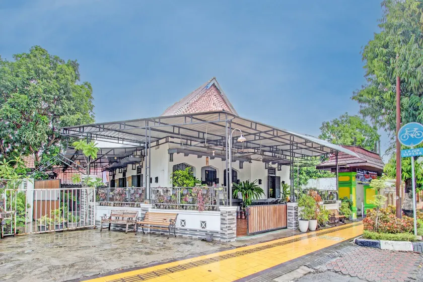 RedDoorz at Ndalem Eyyang Syariah Stasiun Klaten - Image 1