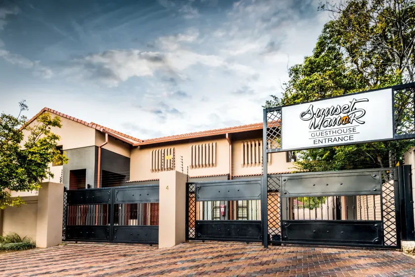 Sunset Manor Guest House - Image 1