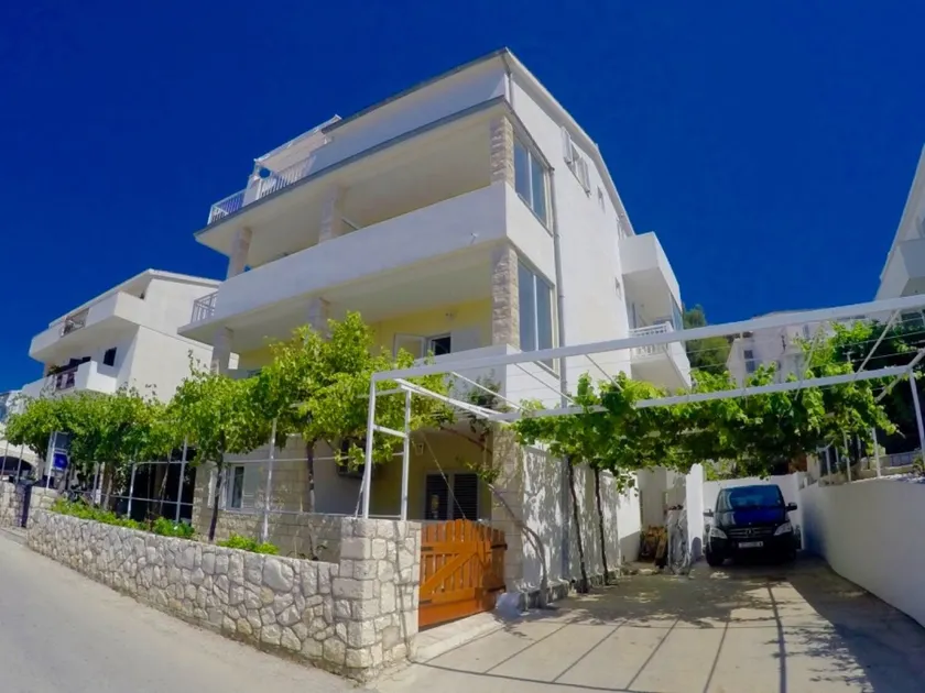 Vila Lacman - Image 1