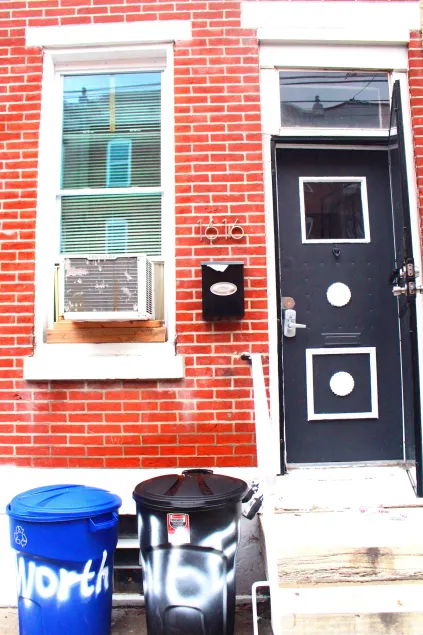 Clover 2900 - Apartment and Rooms with Private Bathroom near Washington Ave South Philly - Image 1
