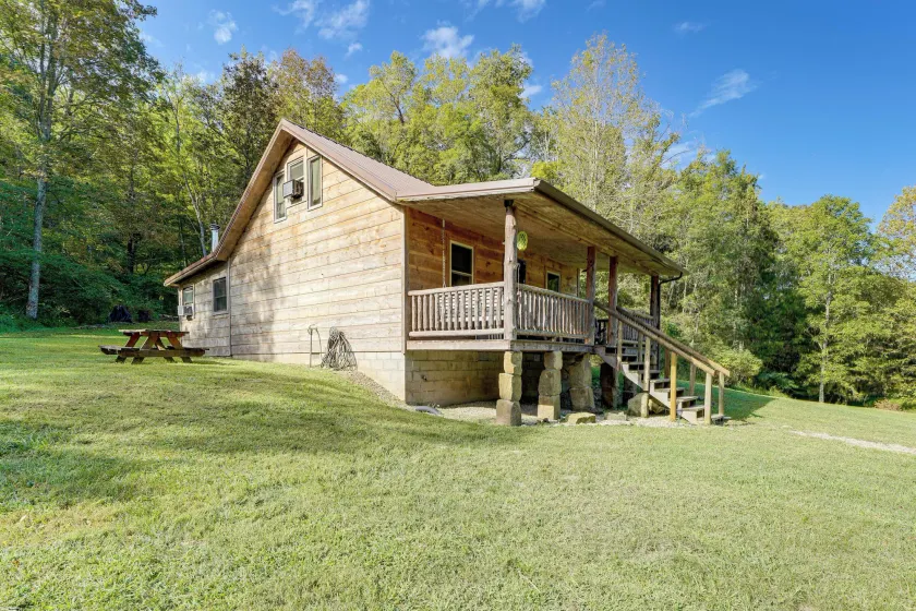 Cozy Cabin w/ Pool Table & Fire Pit - Image 1