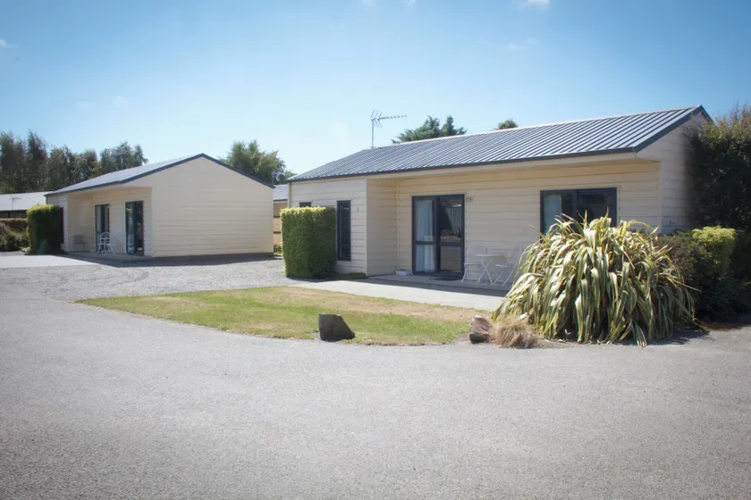 Riverlands Holiday Park - Image 1