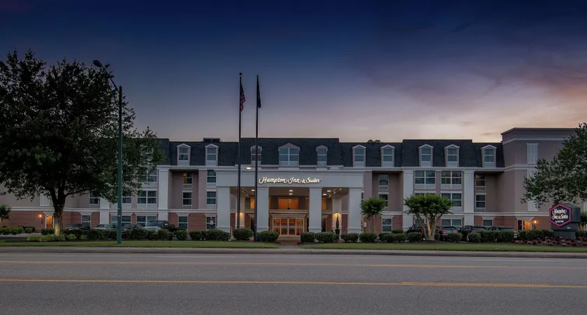 Hampton Inn & Suites Williamsburg-Richmond Rd. - Image 1