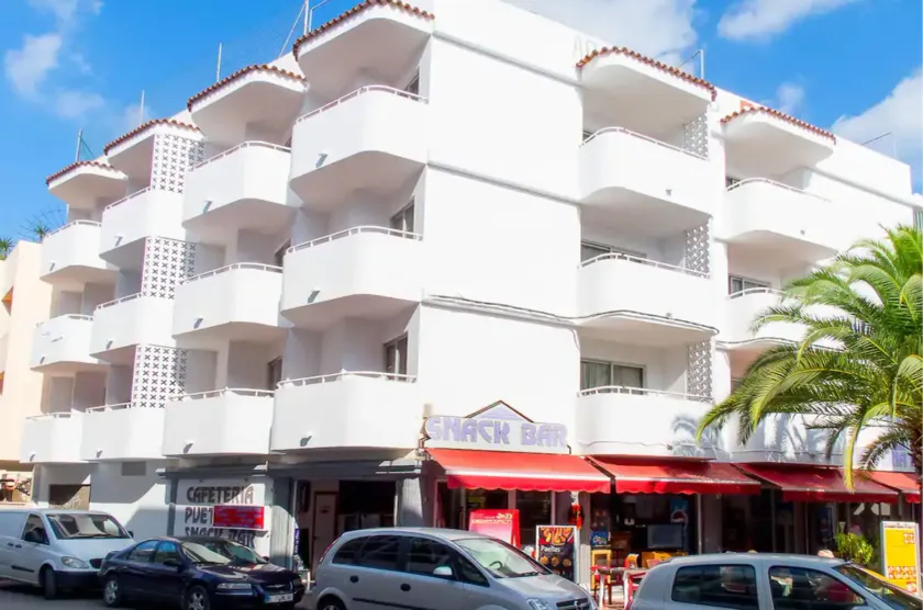 Apartamentos Puet - Image 1