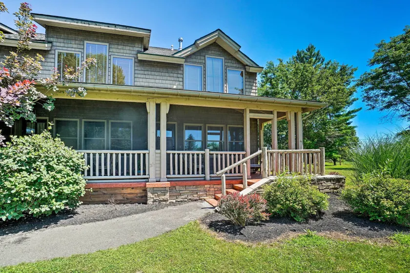 Conneaut Lake Home with Yard, 1/2 Mi to Beach/Park - Image 1