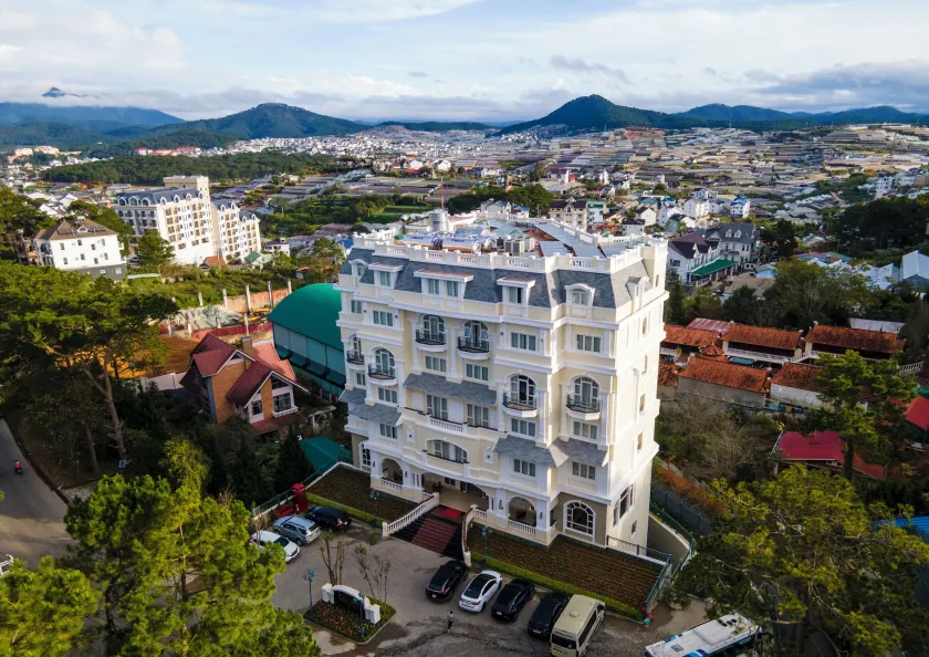 CALYSSA HOTELS & VILLAGE - Image 1