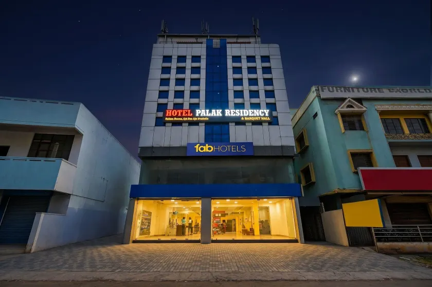 FabHotel Prime Palak Residency - Image 1