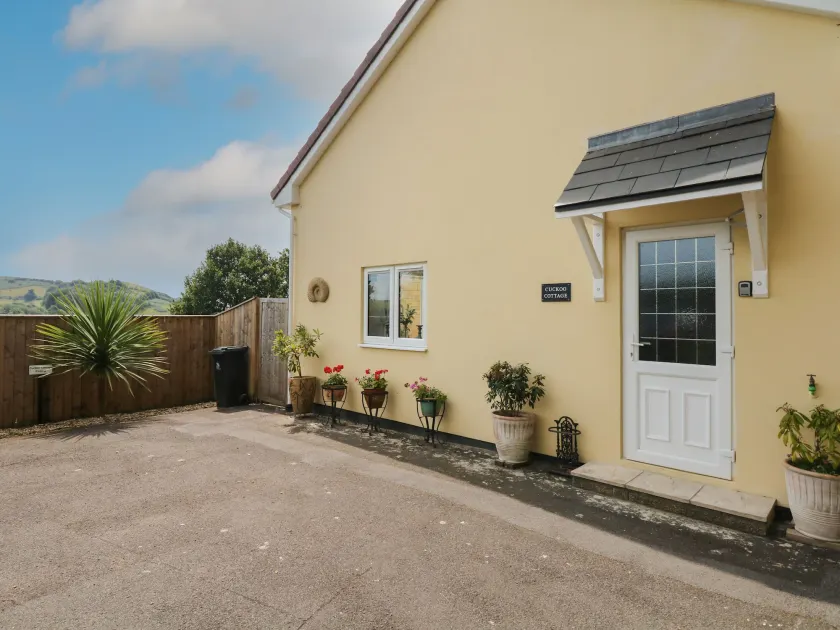 Cuckoo Cottage - Image 1