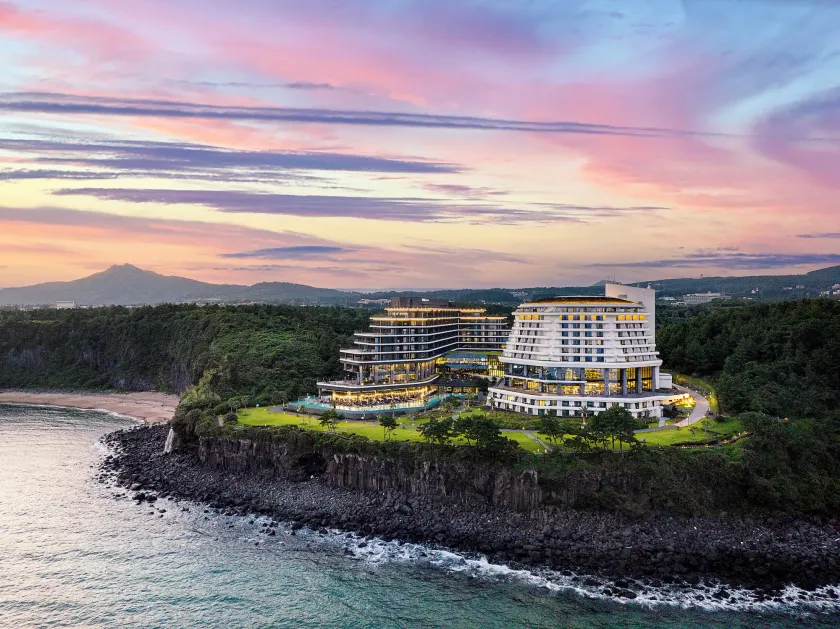 Parnas Hotel Jeju - Image 1