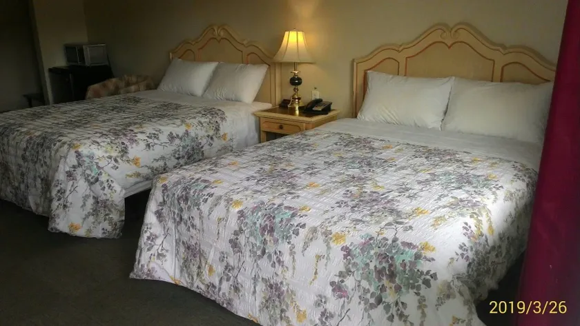 Round-Up Motel - Image 1