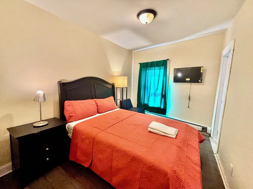 Penn Station Room Motel Casa - Image 1