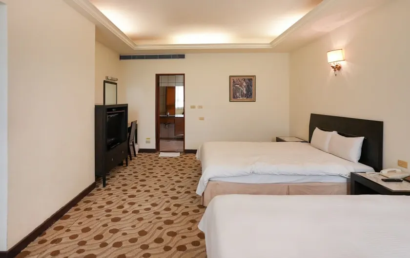 Herkang Hotel - Image 1