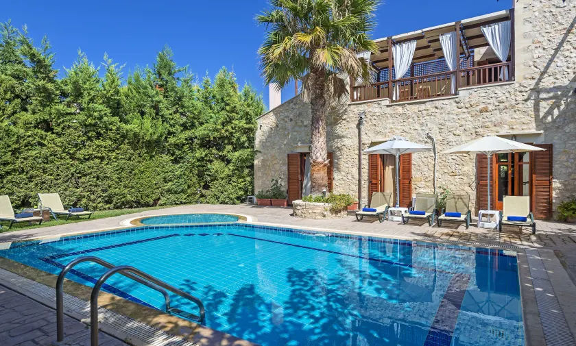Amazing Villas in Crete - Image 1