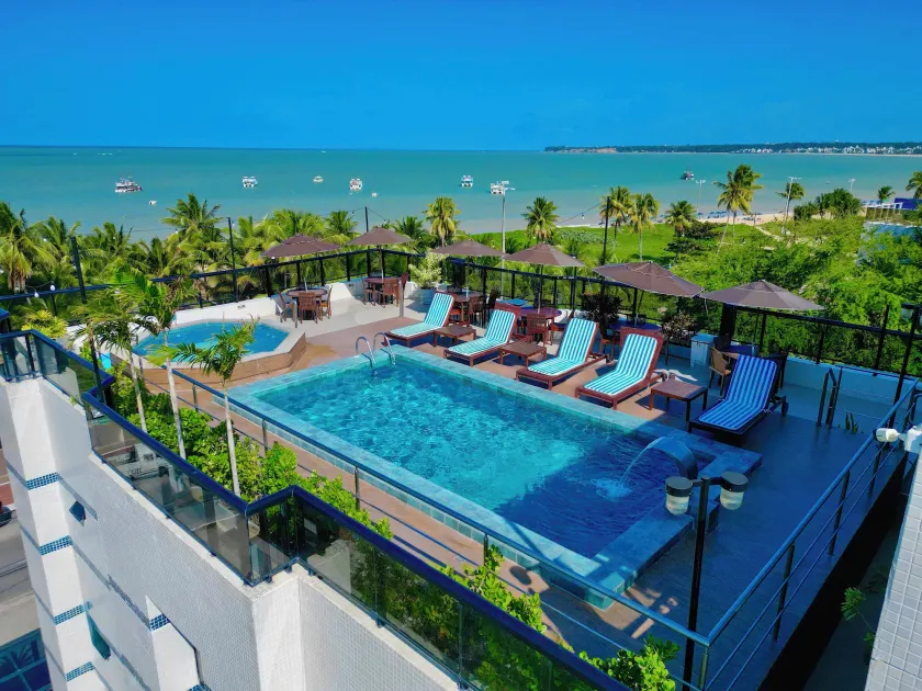 Atlântico Praia Hotel - Image 1